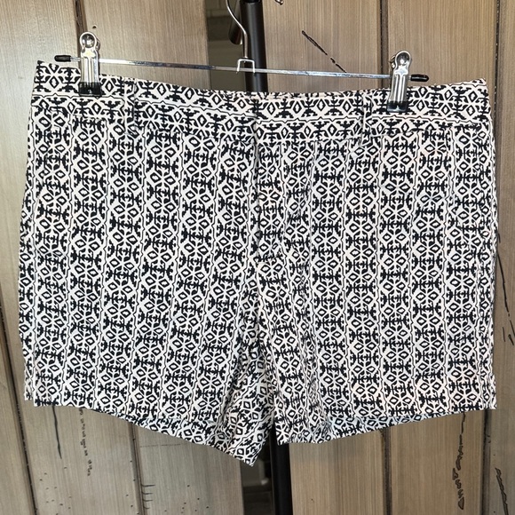 Banana Republic Pants - Banana Republic Black & White Geometric Print Shorts